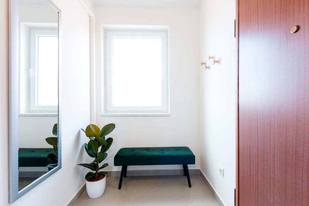 Cozy Apartment With Private Parking Medulin Exteriér fotografie